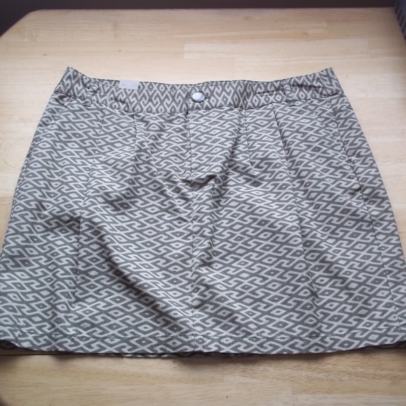GAP Geometric Patterned Gray Skirt - Picture 2 of 5
